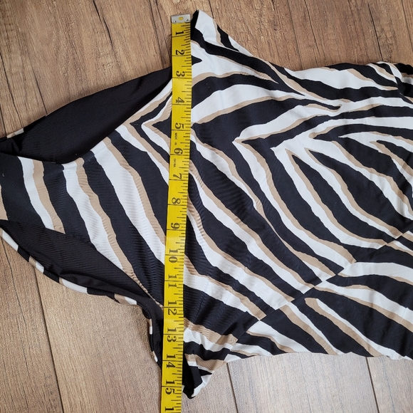 Trina Turk VIVANT ONE SHOULDER black tan white Asymmetrical One Piece swim suit - Picture 13 of 15